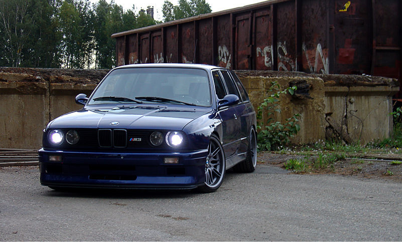 No E30 M3 Touring was ever made but it didn't stop this guy from making one