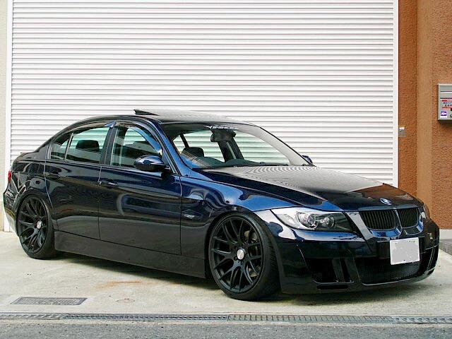 Check out this sick E90 with the nicest Black Mesh wheel set up